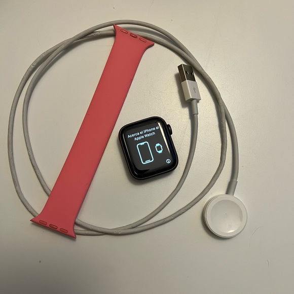 Apple Watch Series 4 with Pink Band and Charger - Picture 5 of 6